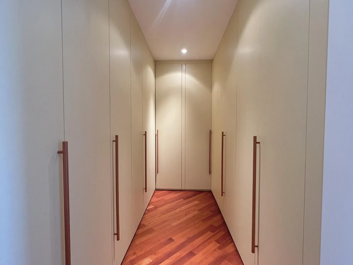 VILLA 5.5 LOCALI CON PISCINA E VISTA MOZZAFIATO A MUZZANO - Foto 6 di 12