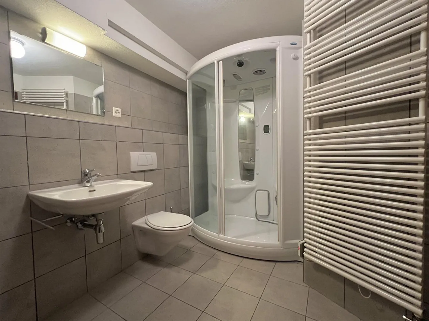 VILLA 5.5 LOCALI CON PISCINA E VISTA MOZZAFIATO A MUZZANO - Foto 9 di 12