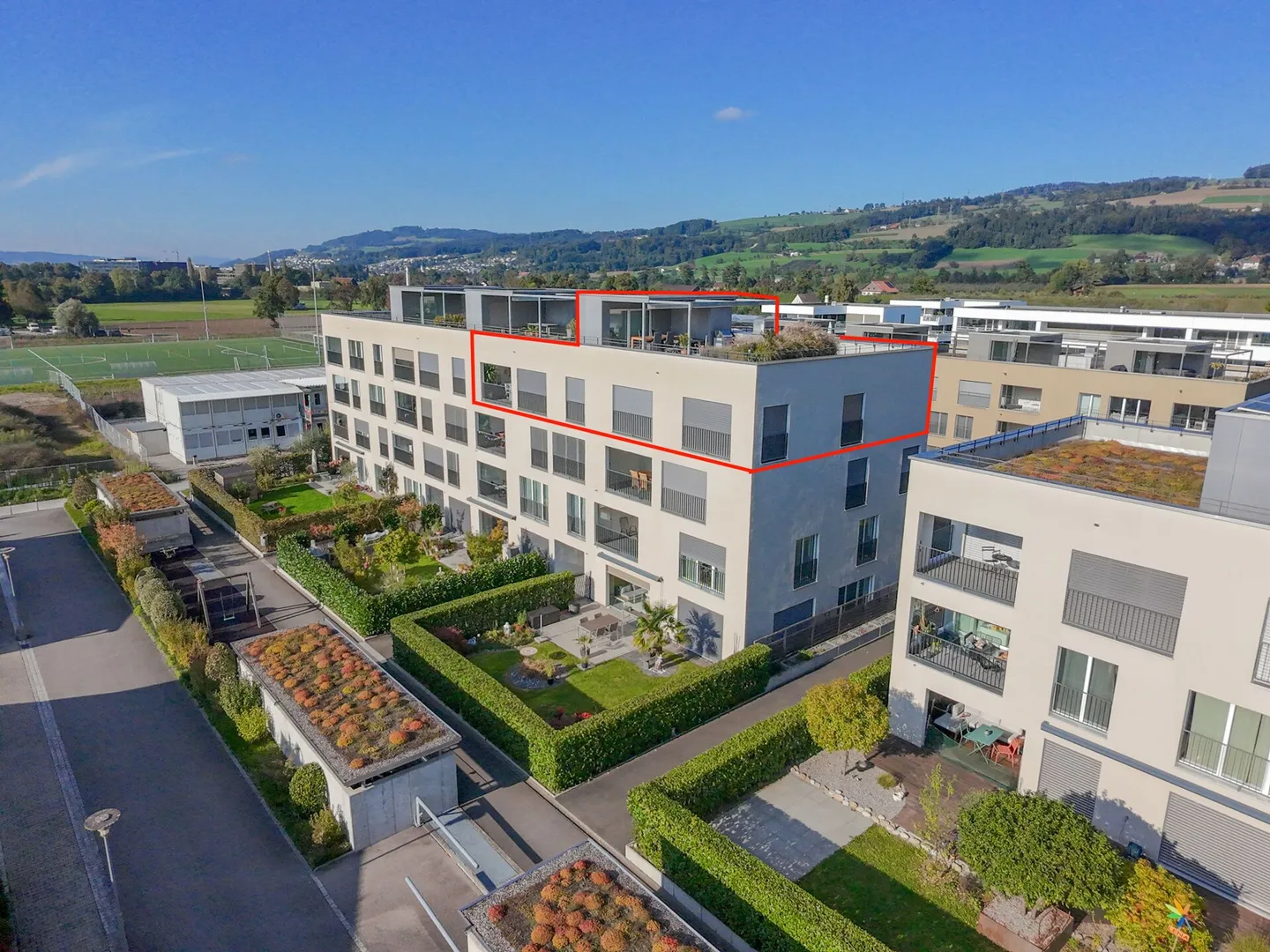 Appartement unique de 5 ½ pièces avec terrasse sur le toit privée (vendu par processus d'enchères) - Photo 1 sur 12