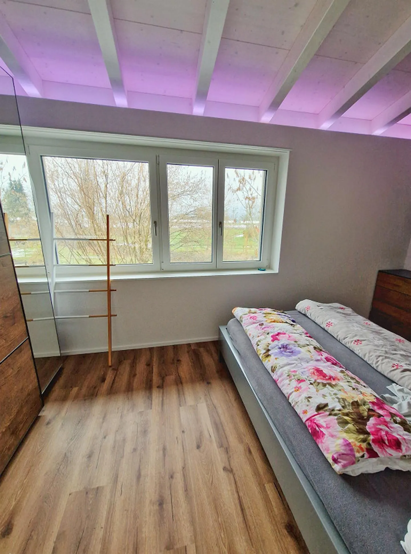 Appartamento attico spazioso, luminoso e moderno - Foto 6 di 10