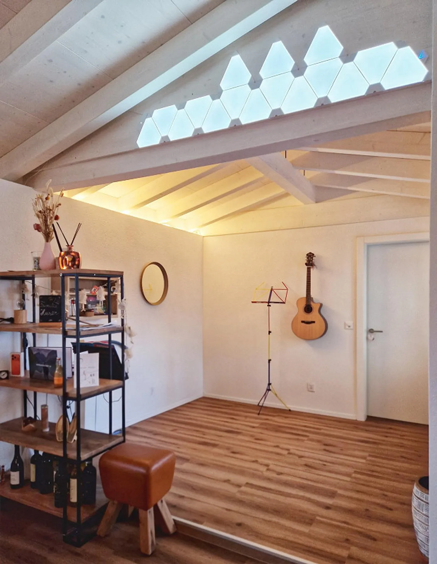 Appartamento attico spazioso, luminoso e moderno - Foto 4 di 10