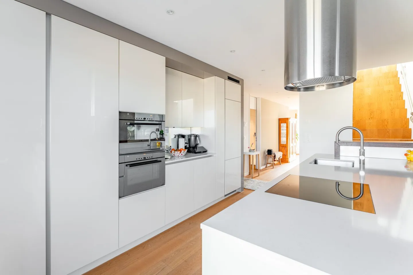 Appartement unique de 5 ½ pièces avec terrasse sur le toit privée (vendu par processus d'enchères) - Photo 5 sur 12
