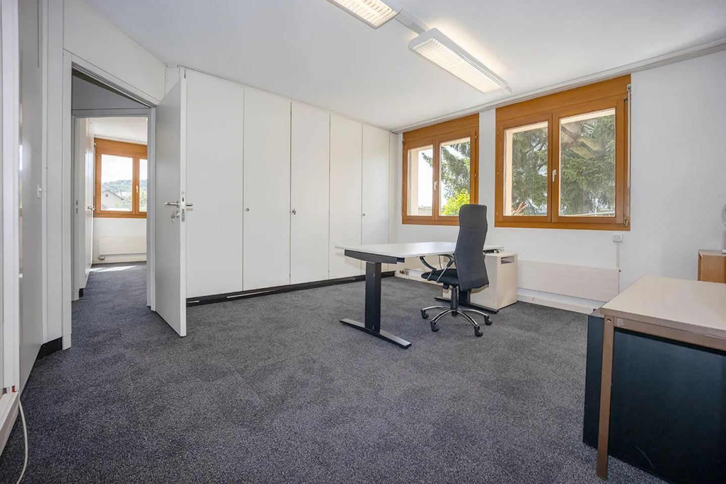 Attractive multifunctional commercial and office spaces in Mellingen - Photo 9 of 15