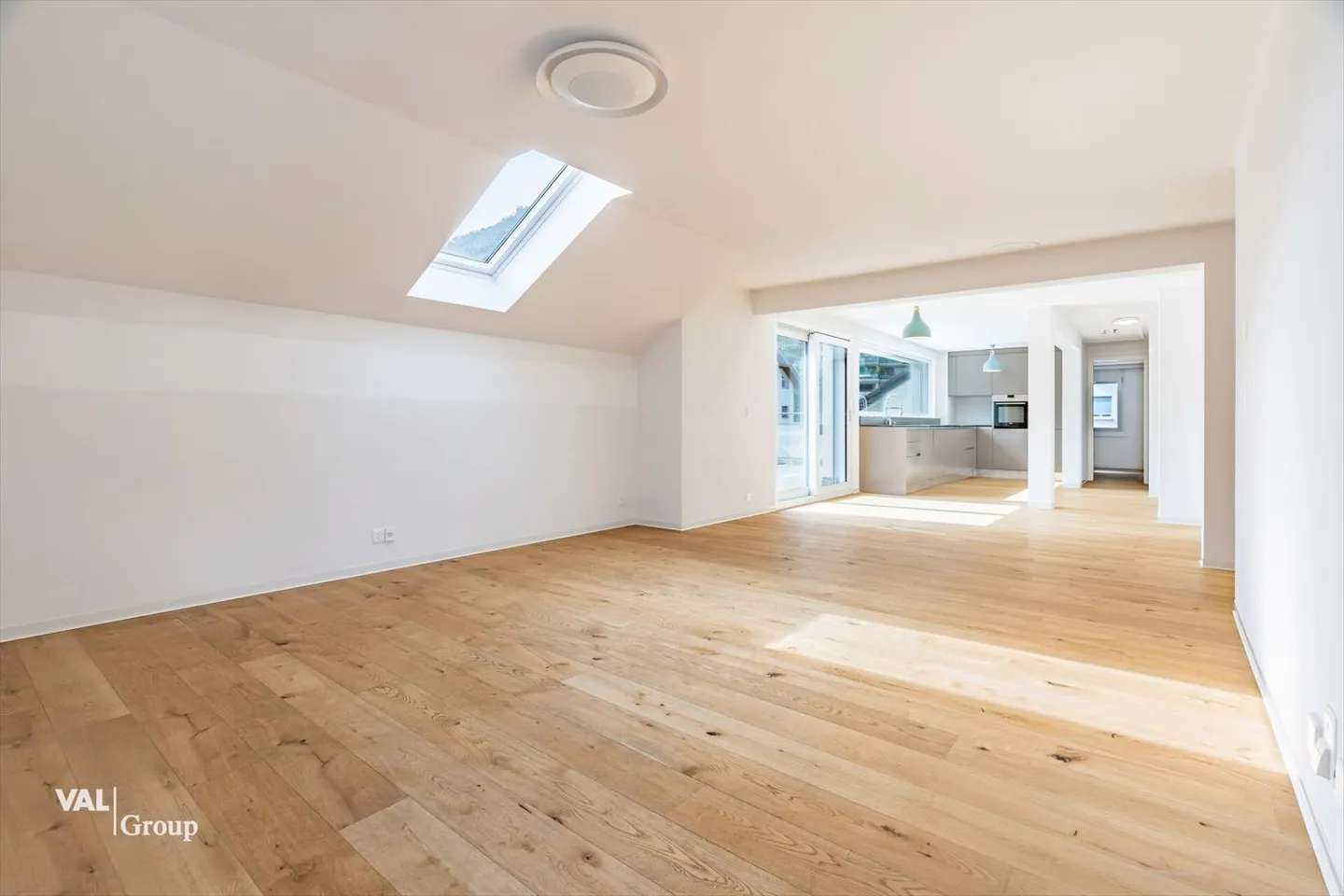 Appartement penthouse exclusif de 5,5 pièces avec grand balcon dans le meilleur emplacement à Naters - Photo 4 sur 13