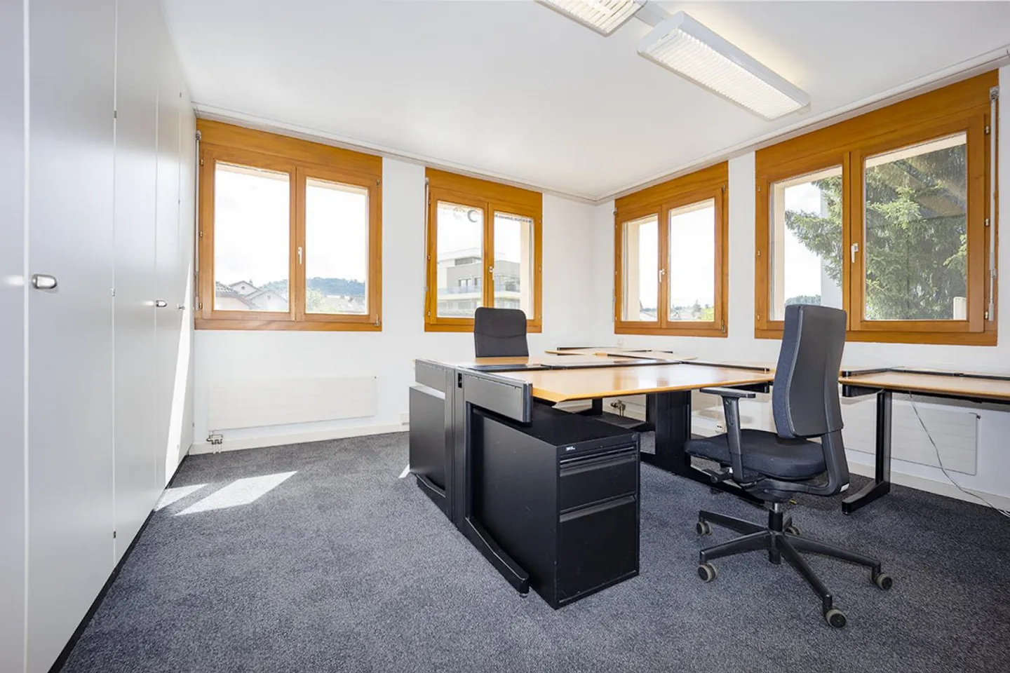 Attractive multifunctional commercial and office spaces in Mellingen - Photo 10 of 15