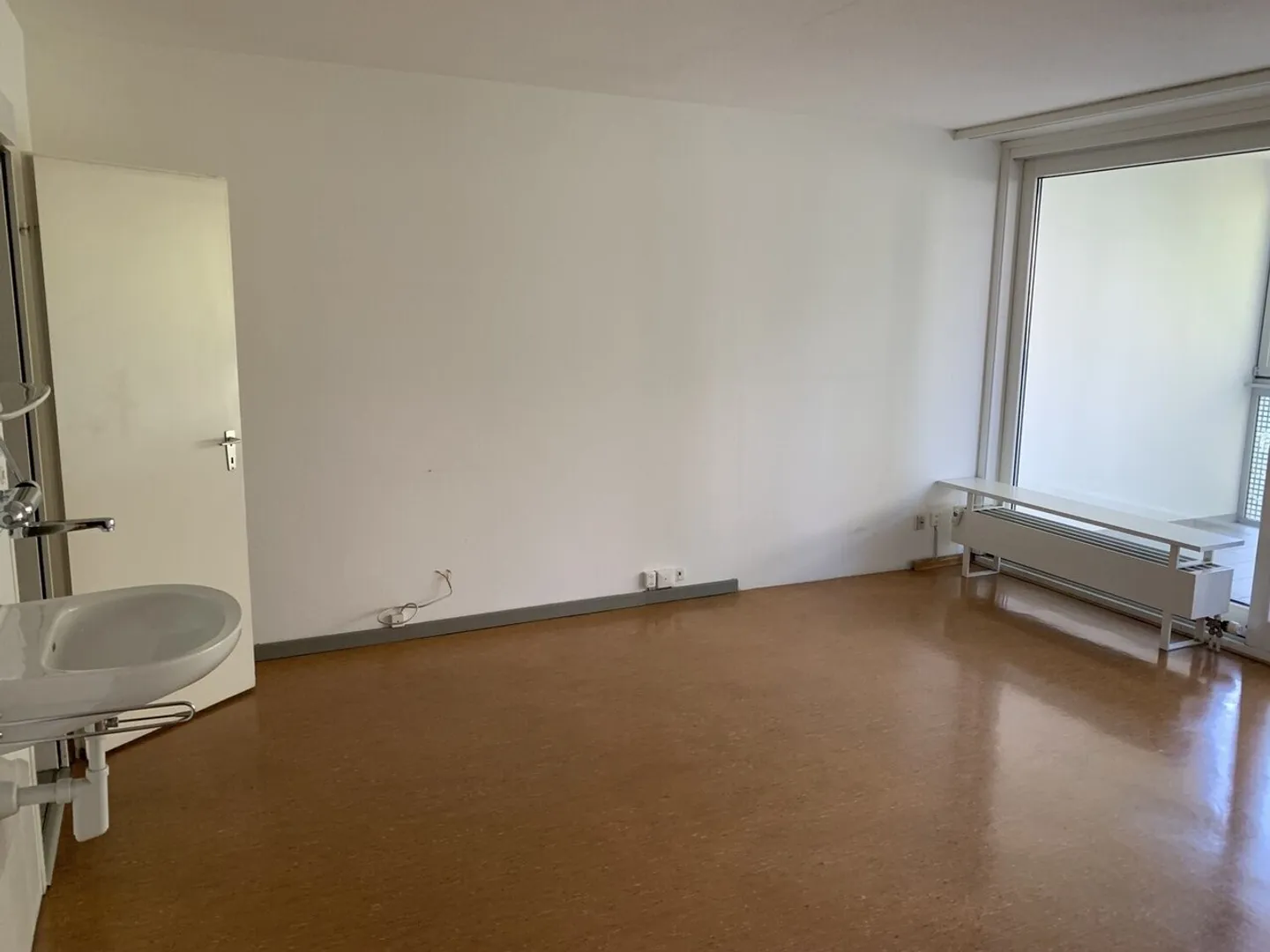 Spazio per uffici/pratiche con opzioni di design flessibili a Gundeli - Foto 7 di 13