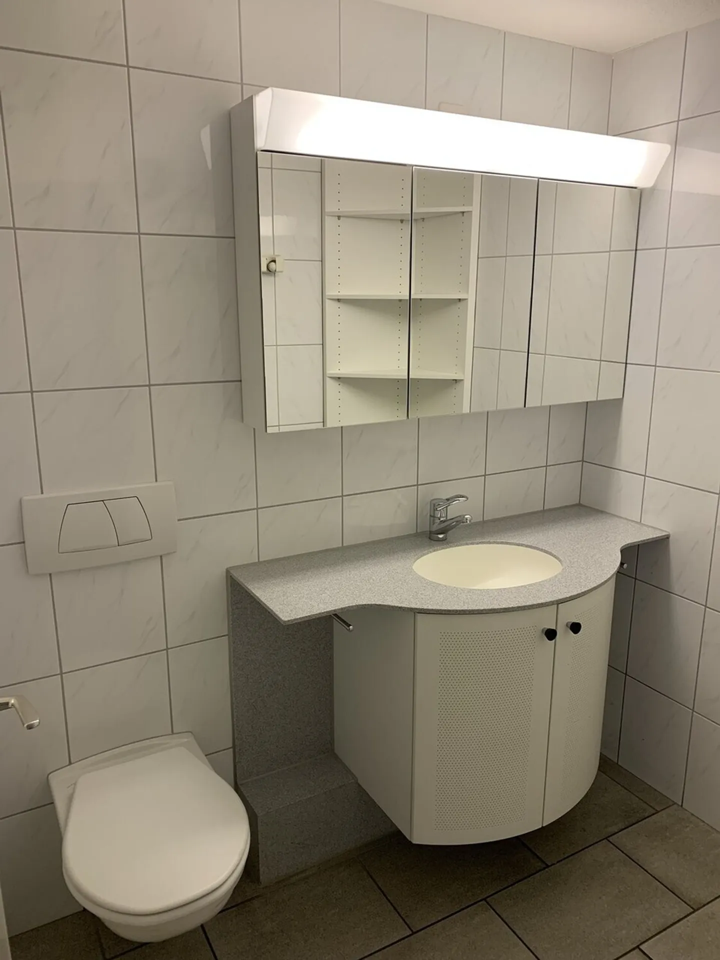 Spazio per uffici/pratiche con opzioni di design flessibili a Gundeli - Foto 13 di 13