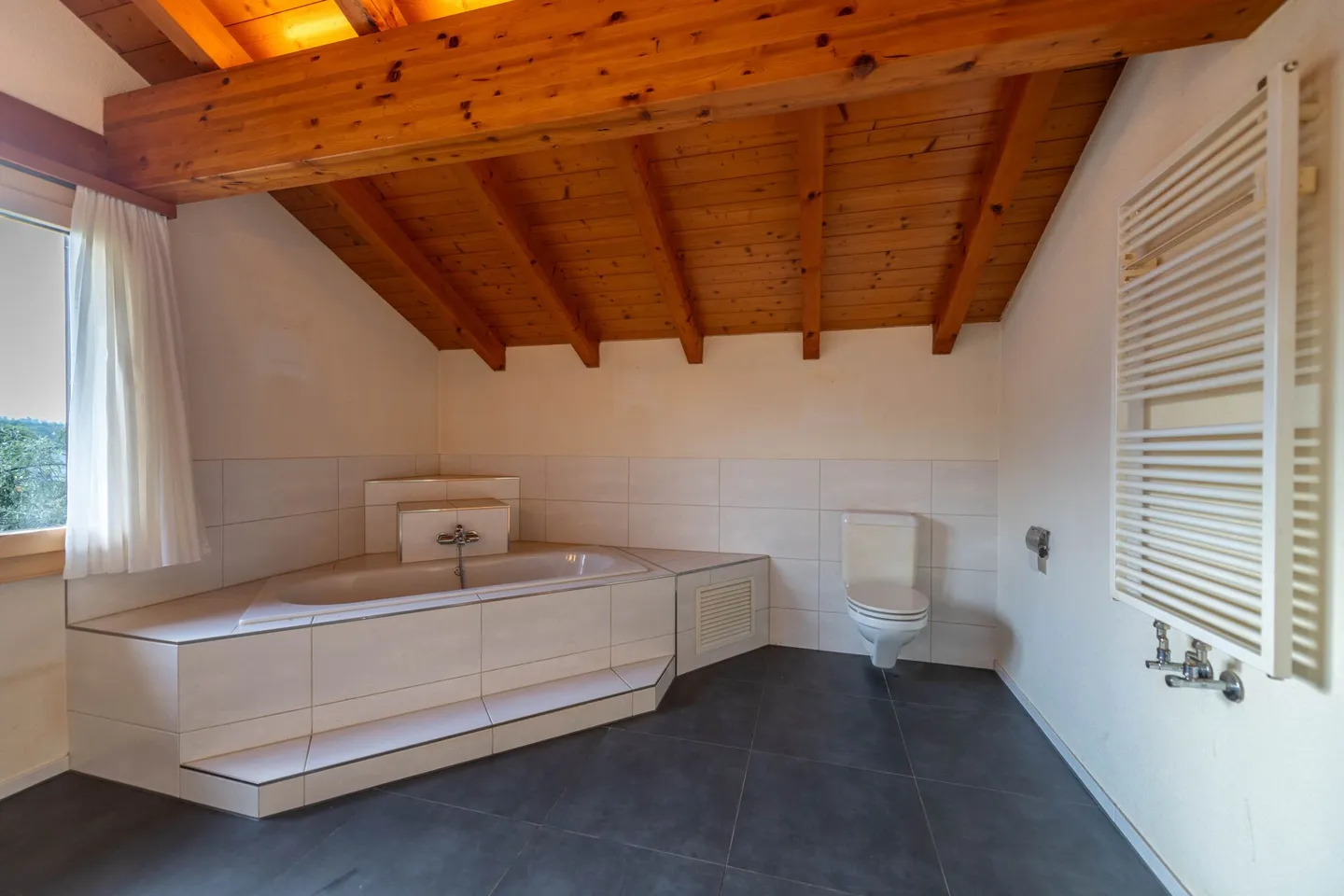 Oasis of Calm with Large Garden - 6.5-Room Single-Family House - Photo 14 of 25