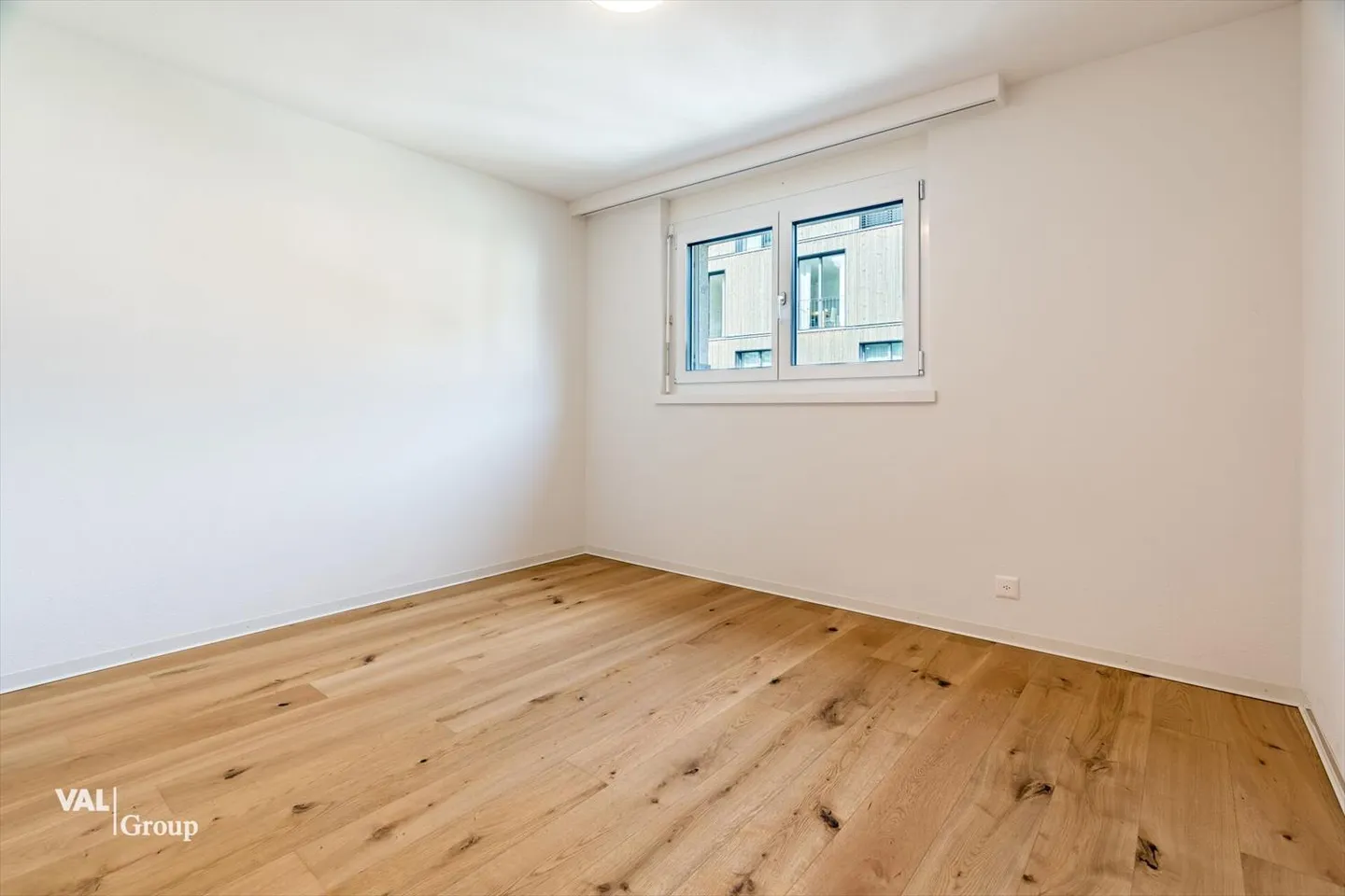 Appartement penthouse exclusif de 5,5 pièces avec grand balcon dans le meilleur emplacement à Naters - Photo 7 sur 13