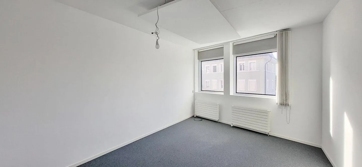 Voll ausgebaute Bürofläche - Foto 11 von 13