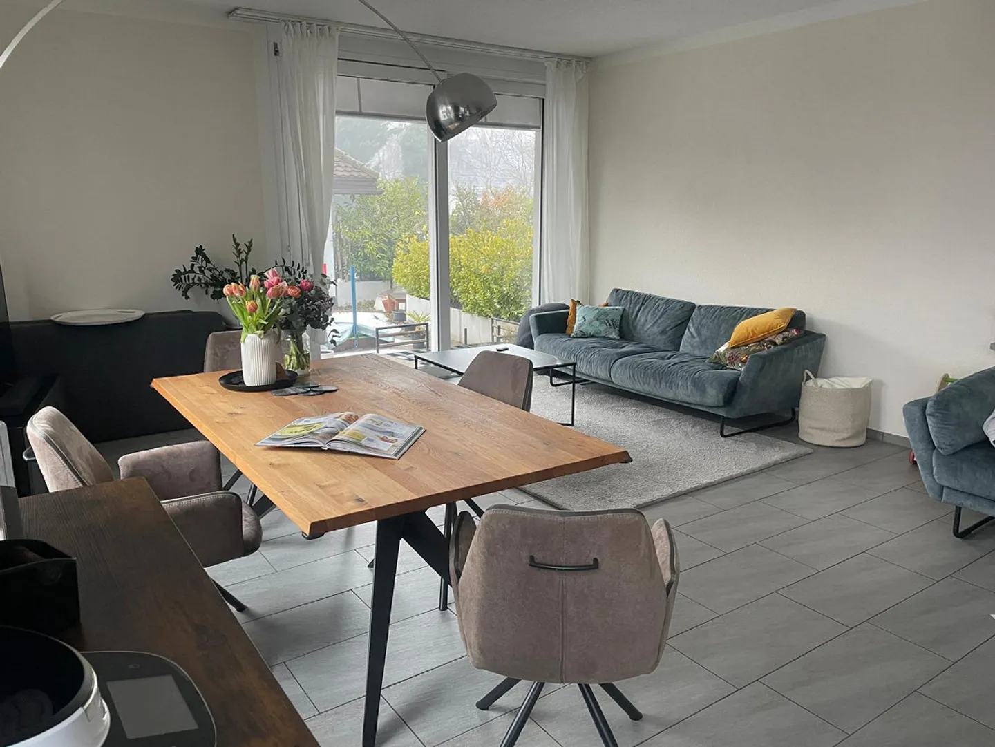 Appartamento 3.5 locali con terrazza sul tetto nel centro del villaggio - Foto 1 di 9