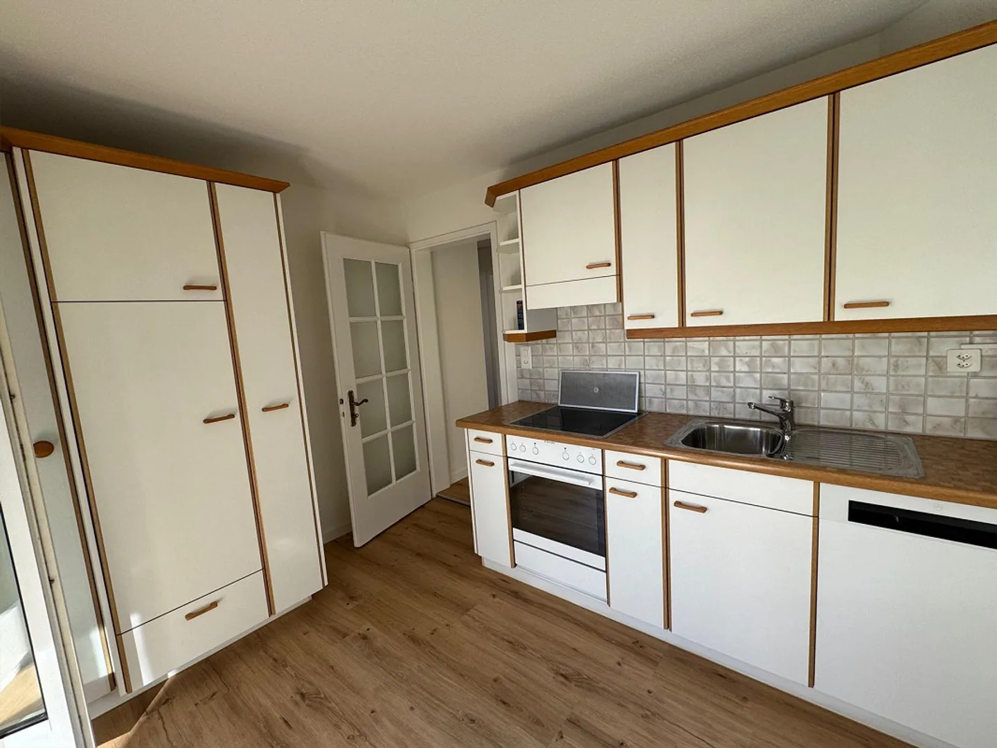 Charming 3-room apartment with two balconies in the Maihof district - Photo 4 of 20