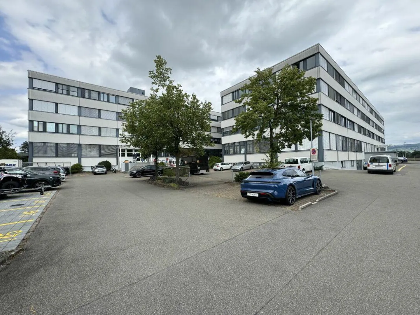 Ufficio attraente di 138 m2 in affitto a Steinhausen - Foto 1 di 11