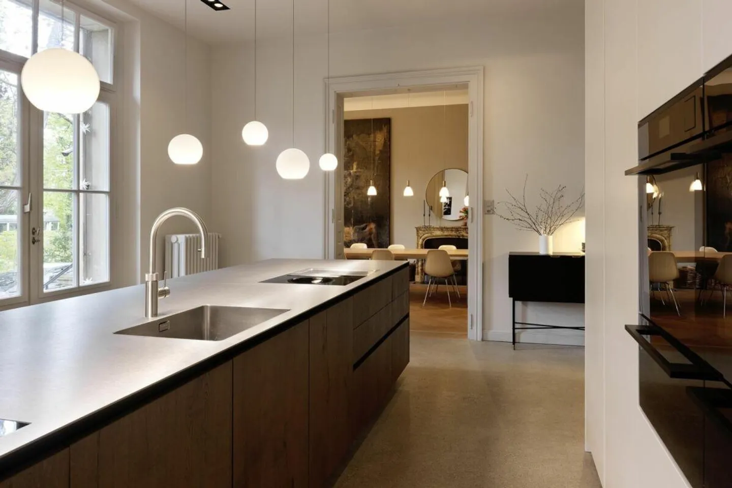 Luxurious penthouse apartment with panoramic roof terrace - Photo 3 of 9