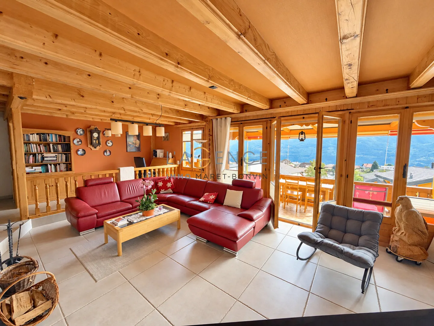 Erde | Charaktervilla-Chalet mit unabhängigem Raum - Foto 3 von 13