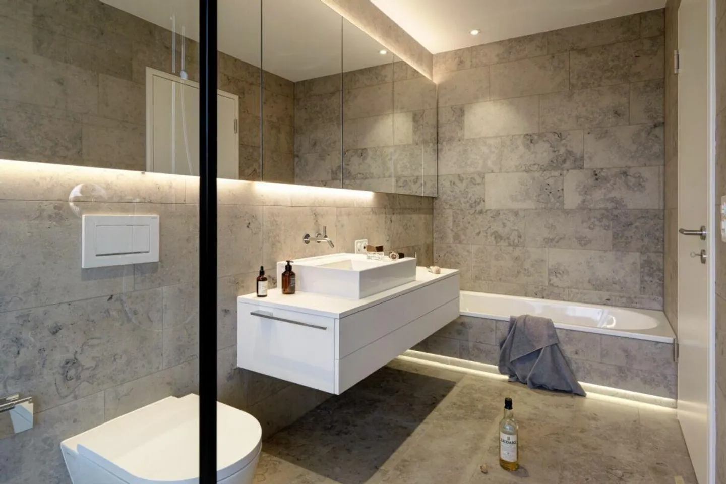 Luxurious penthouse apartment with panoramic roof terrace - Photo 7 of 9