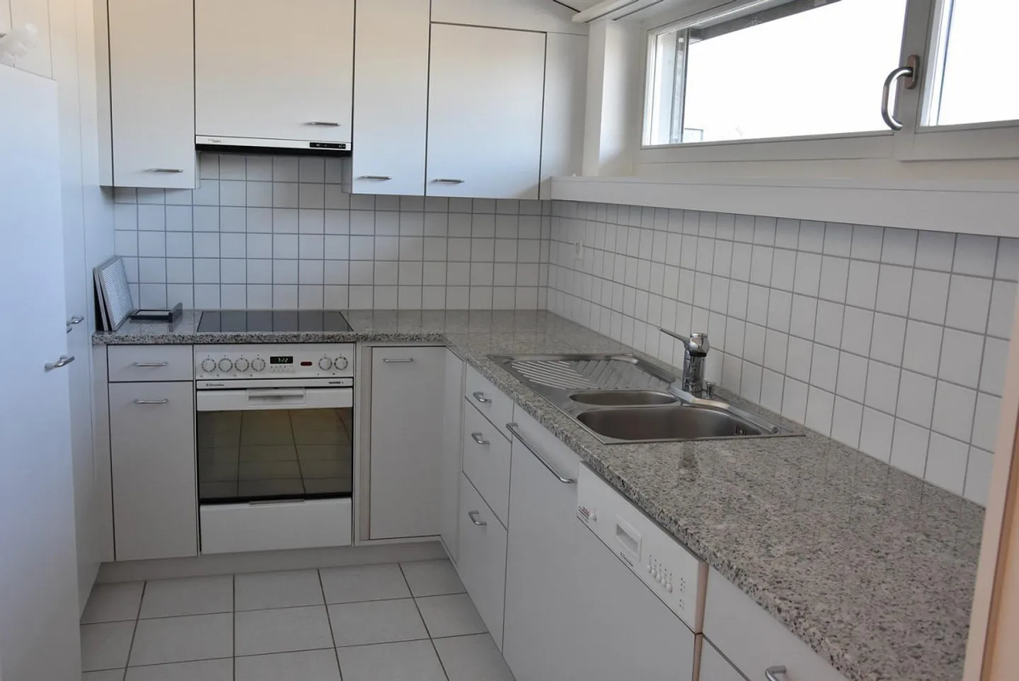 Attika-Wohnung im Herzen von Riehen - Foto 6 von 13