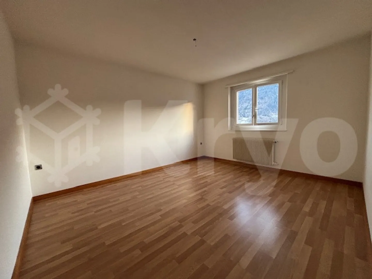 Appartamento di 4 locali in quartiere soleggiato in affitto - Foto 3 di 12