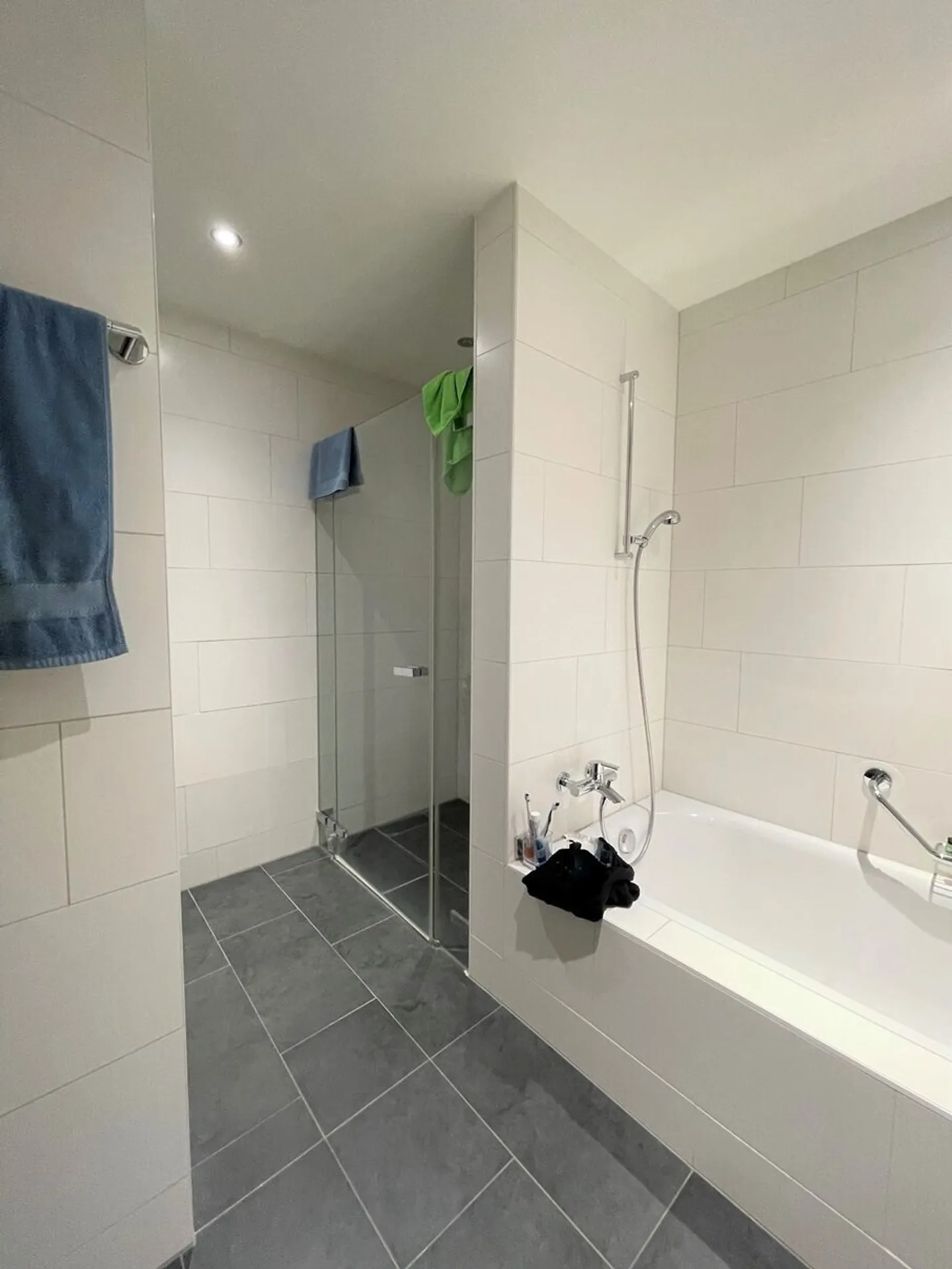 Modern 2.5-Room Apartment - Photo 9 of 13