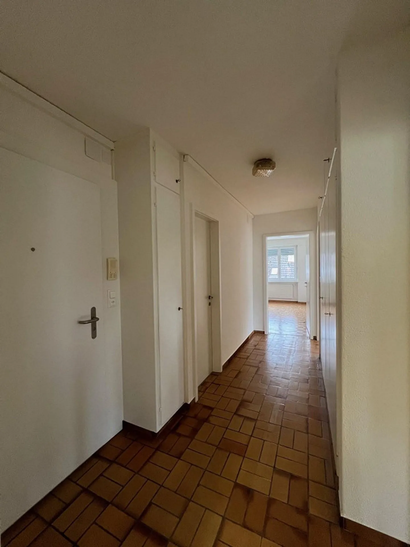 Geräumige Wohnung in ruhiger Lage - Foto 2 von 6