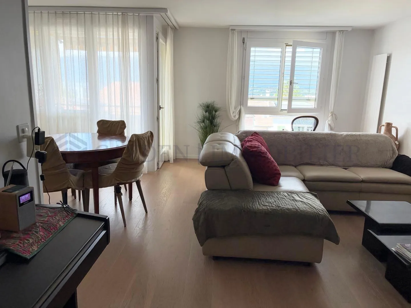 Casatax Vorteil! Schönes 4-Zimmer-Apartment mit unverbautem Blick auf den Jura - Foto 1 von 2