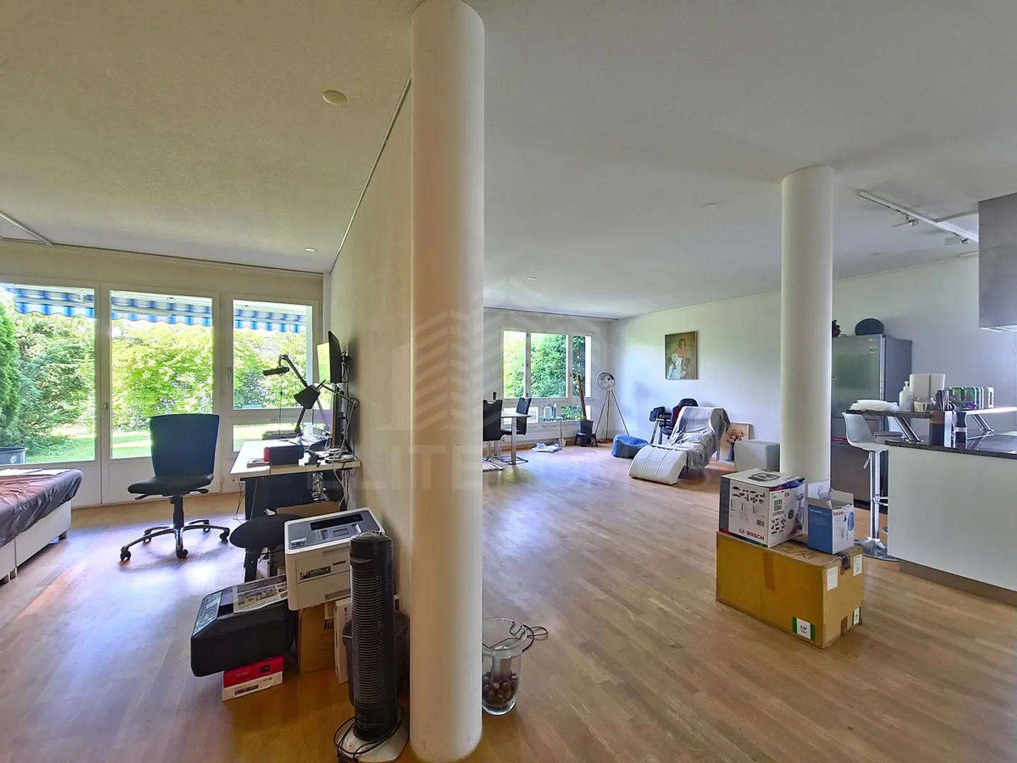 Appartamento Loft Elegante con Giardino Privato e Concetto di Spazio Flessibile - Foto 4 di 6
