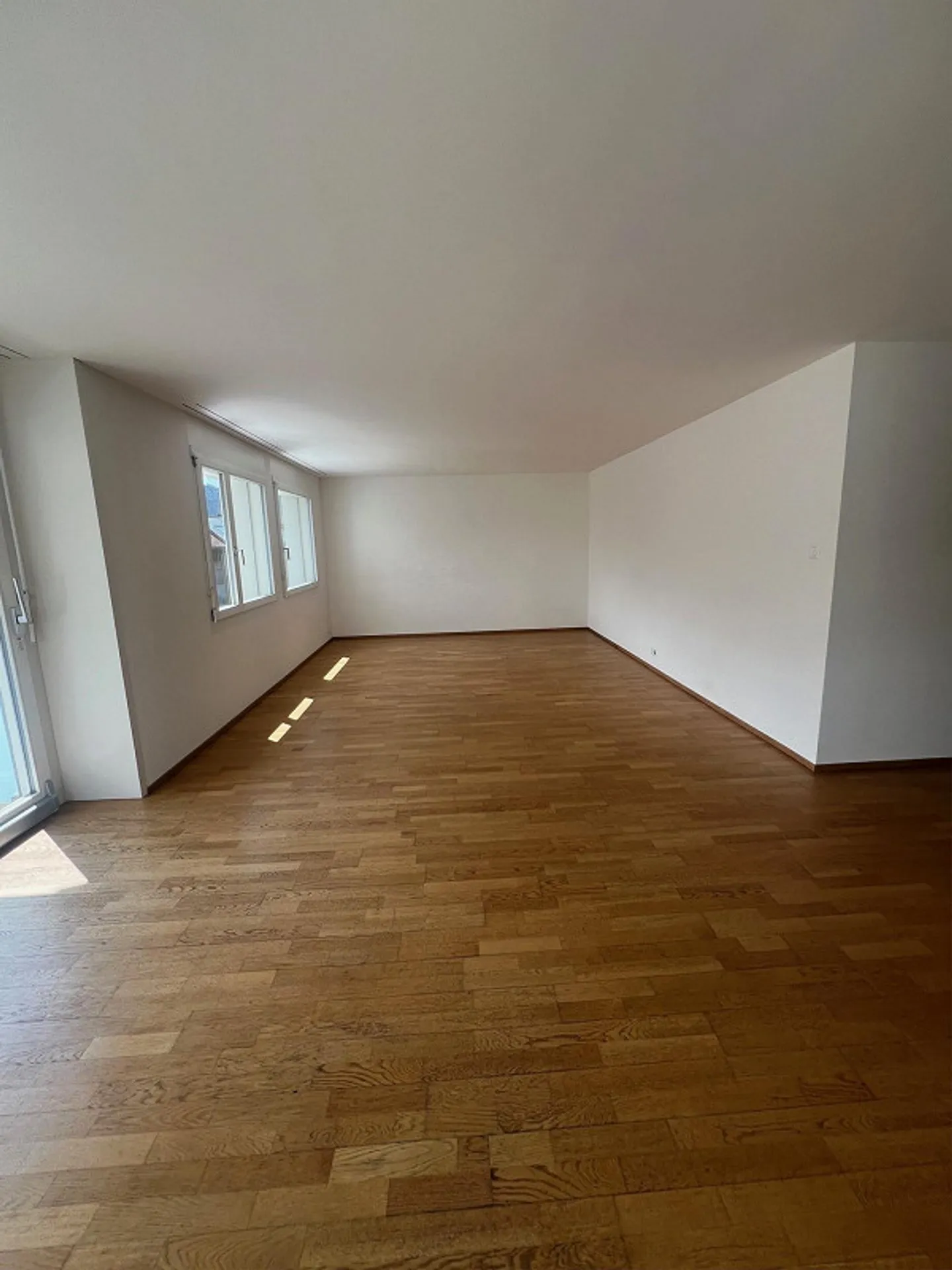 Bright 4.5 Room Apartment - Photo 1 of 8