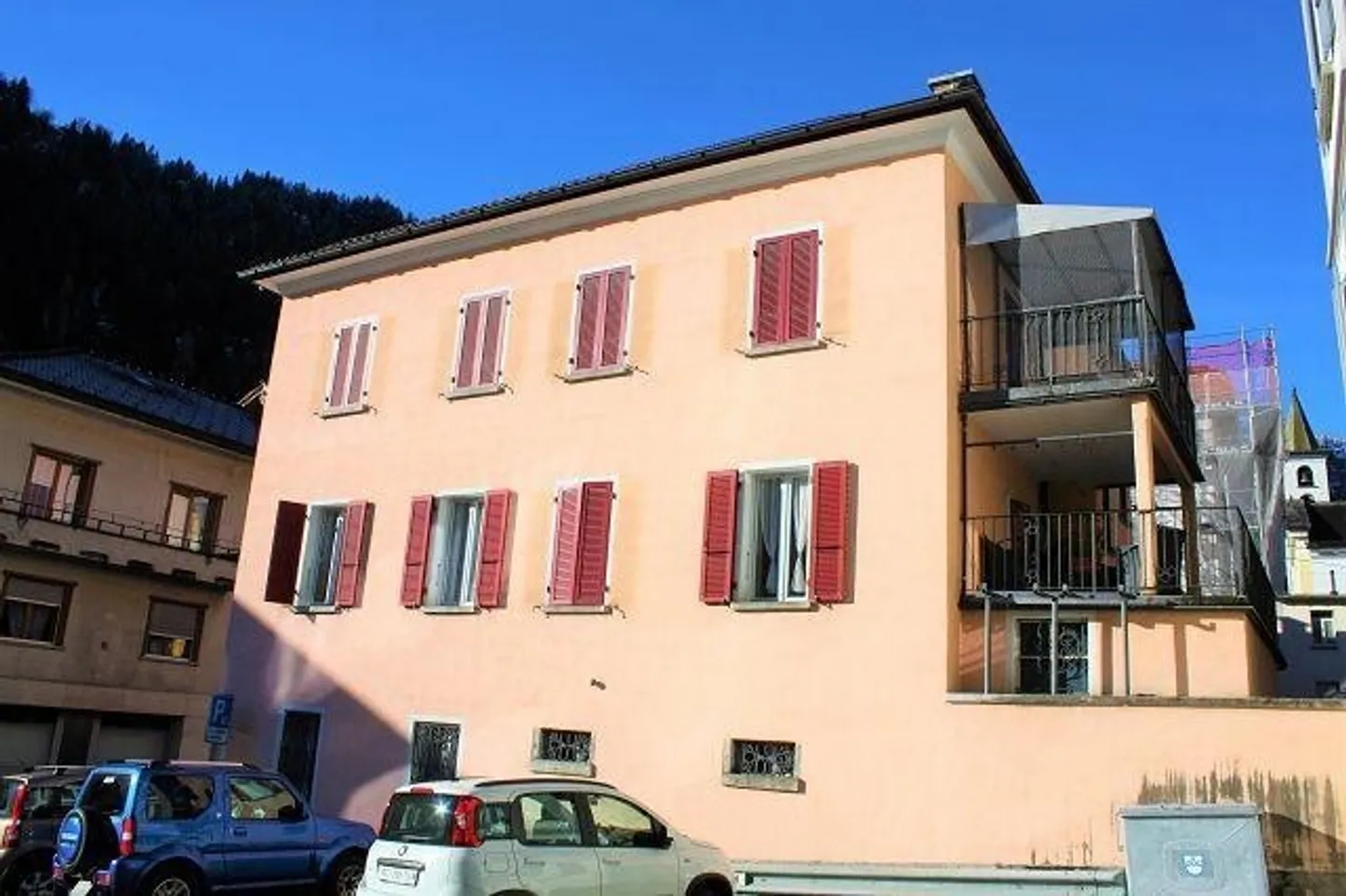 Charmantes Mehrfamilienhaus - Foto 3 von 13