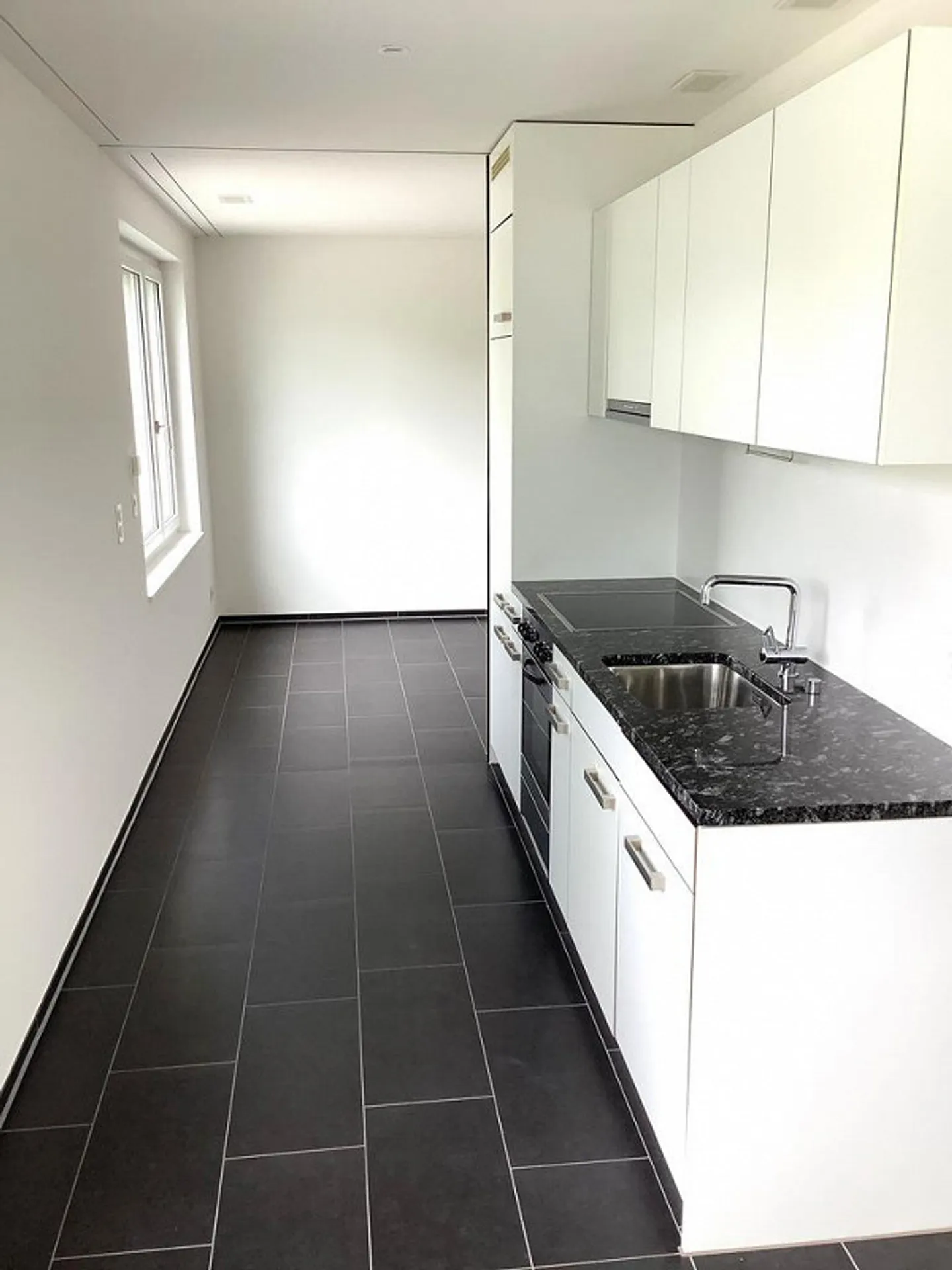 Piccolo ma bello appartamento di 2 stanze - Foto 3 di 7