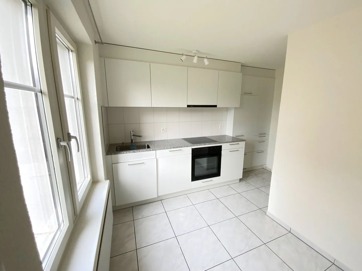 Superbe appartement de 4 1/2 pièces à louer - Photo 2 sur 9