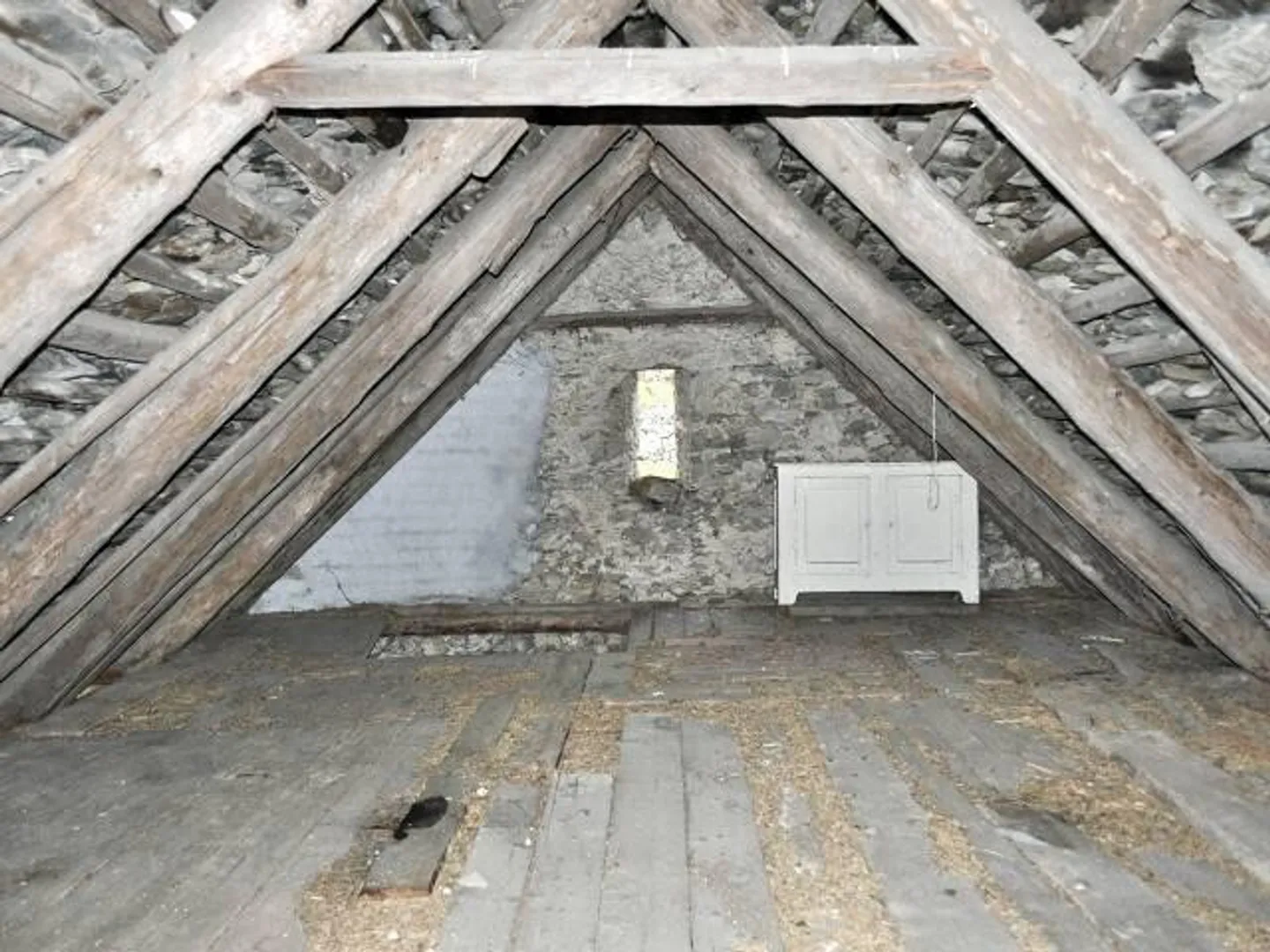 Deux Rustiques à Rénovation dans un Emplacement Très Calme et Ensoleillé avec de Belles Vues - Photo 9 sur 13