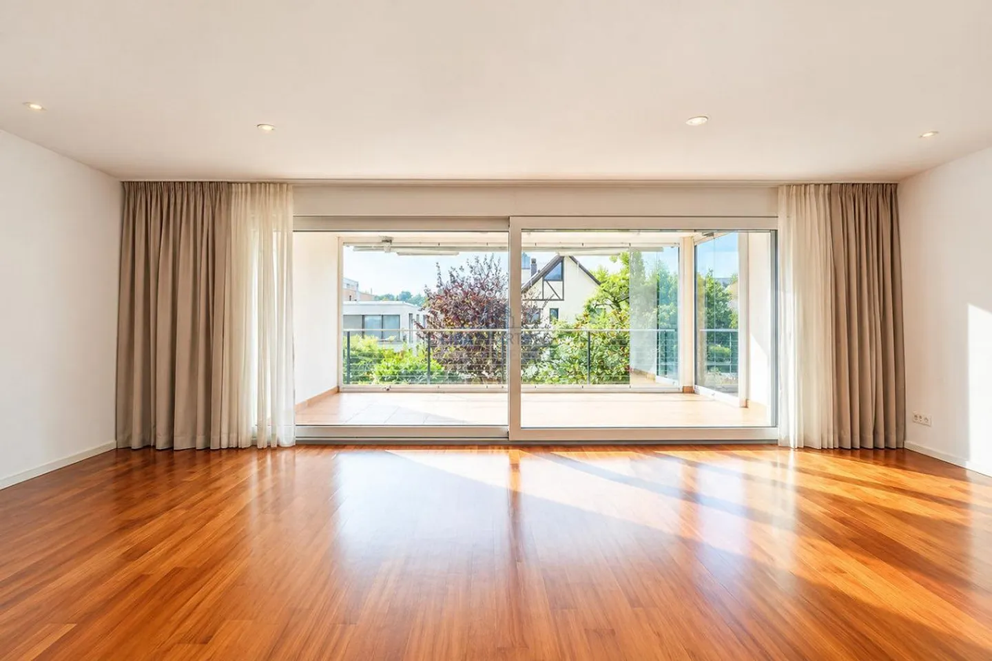 La tua casa da sogno, espansione moderna di alta qualità e ascensore direttamente nell'appartamento - Foto 2 di 14