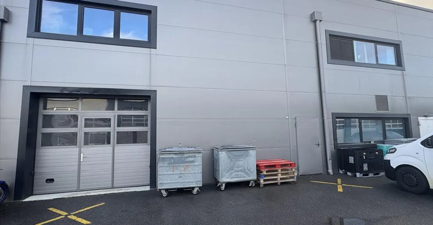 Immeuble mixte à louer - Photo 1 sur 7