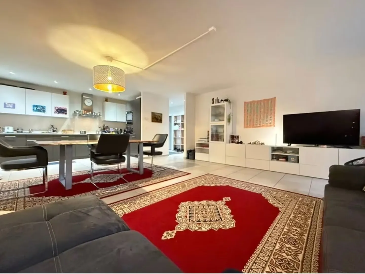 Apartment for rent - Photo 1 of 6