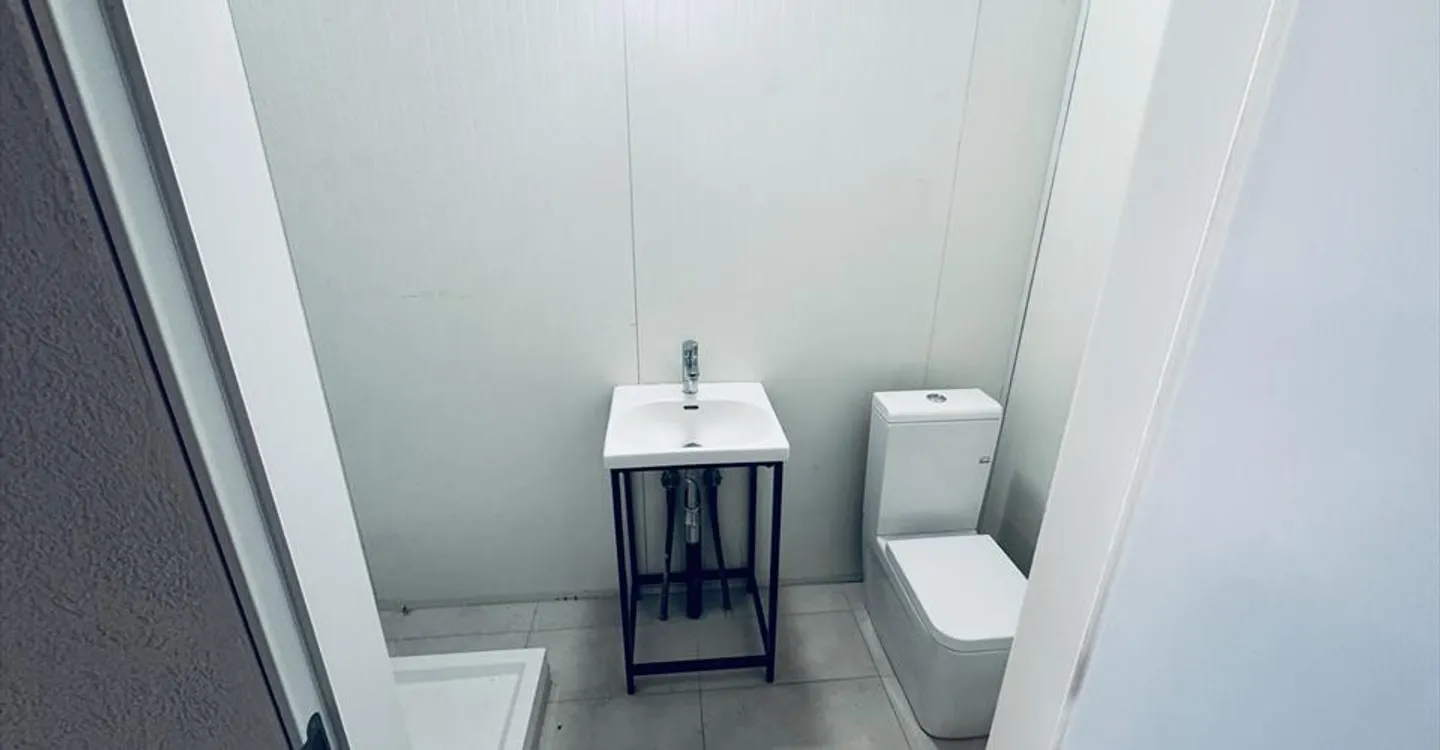 Immeuble mixte à louer - Photo 2 sur 7