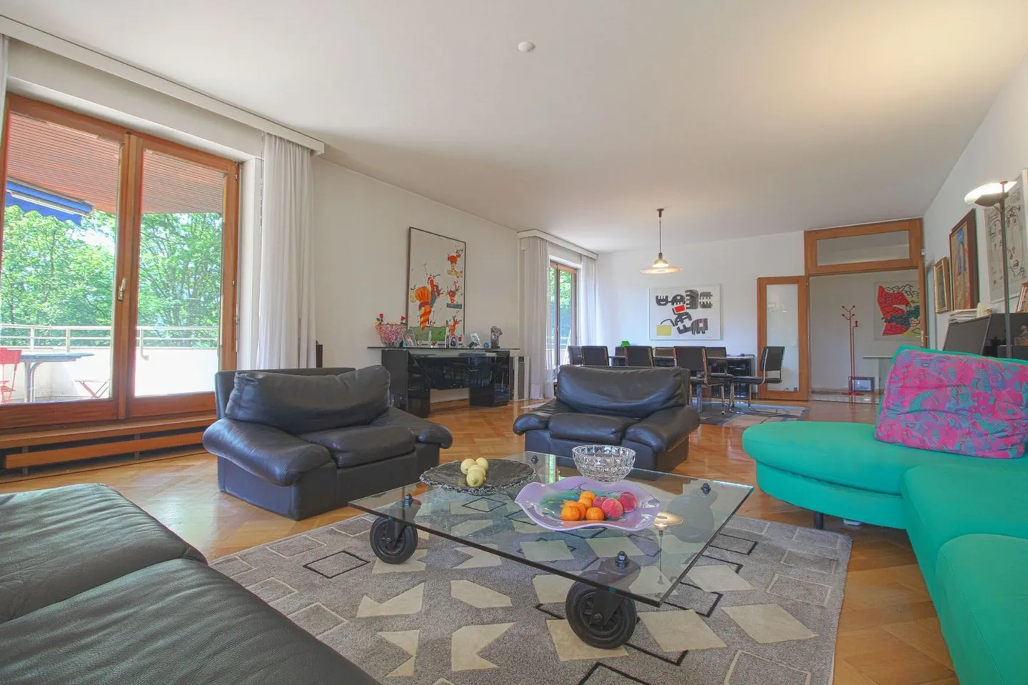 RARE: Haven of peace within a high-end residence / Spacious and bright unit - Photo 1 of 11