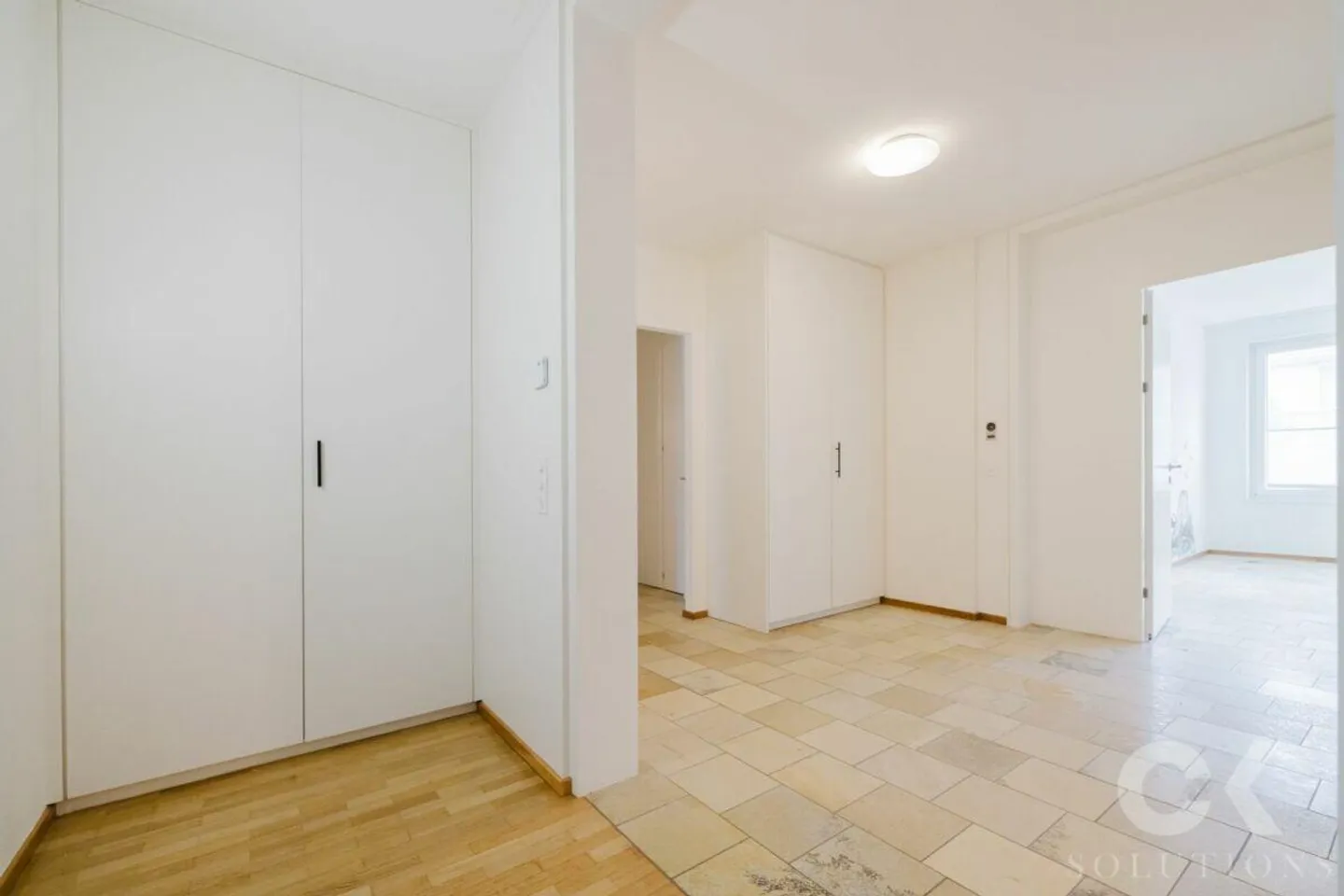 Grosszügige 5-Zimmer-Gartenwohnung in Oberwil - Wohnen mit Stil, Ra... - Foto 3 von 14