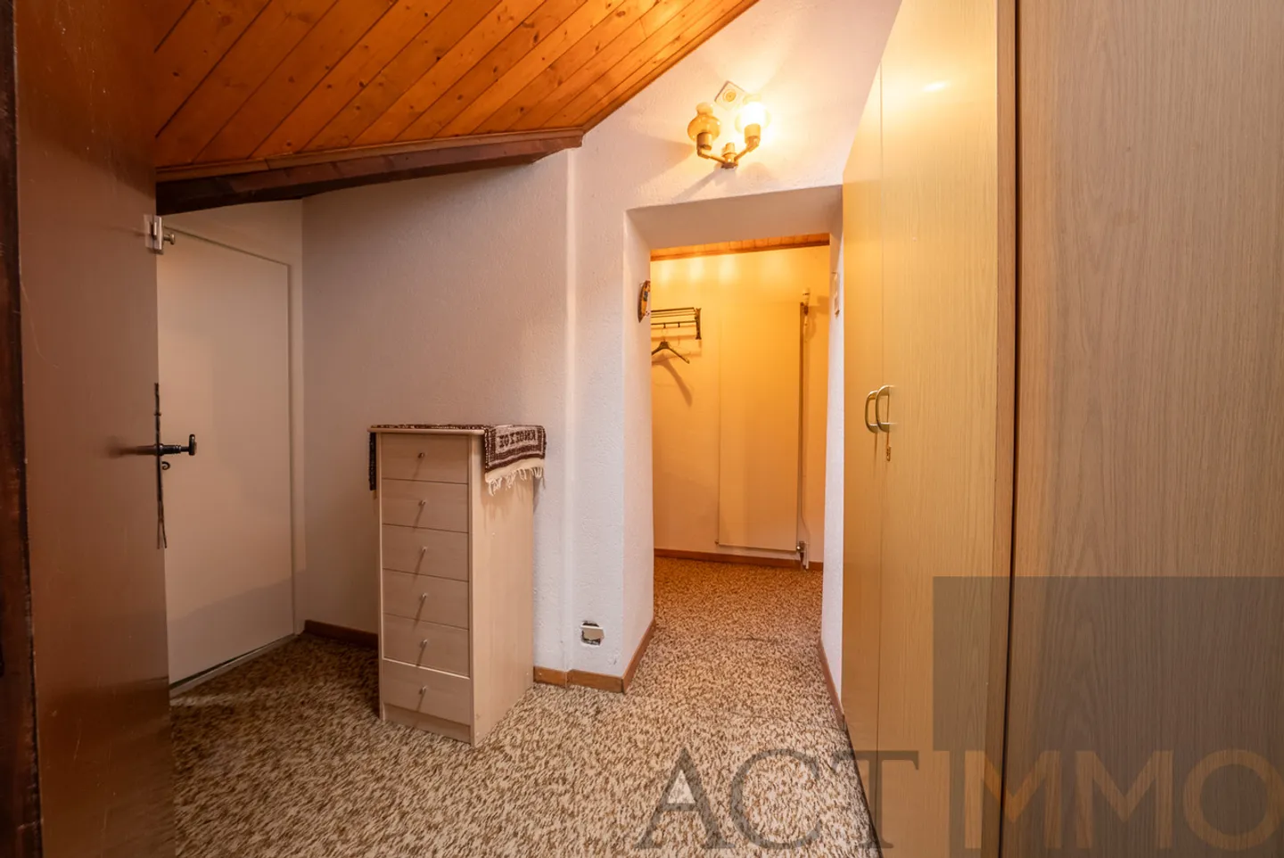 Mansard Studio of 89 m2 in Puplinge - Photo 3 of 7