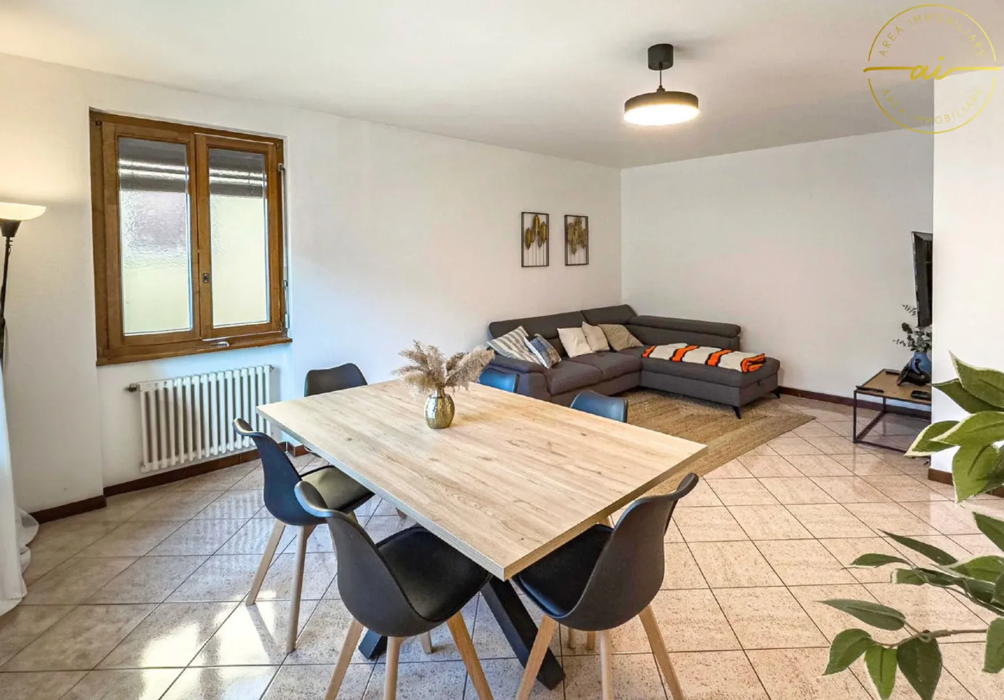 APPARTEMENT 4.5 PIÈCES AVEC VUE SUR LE LAC - LOCATION AVEC OPTION D'ACHAT - Photo 2 sur 9