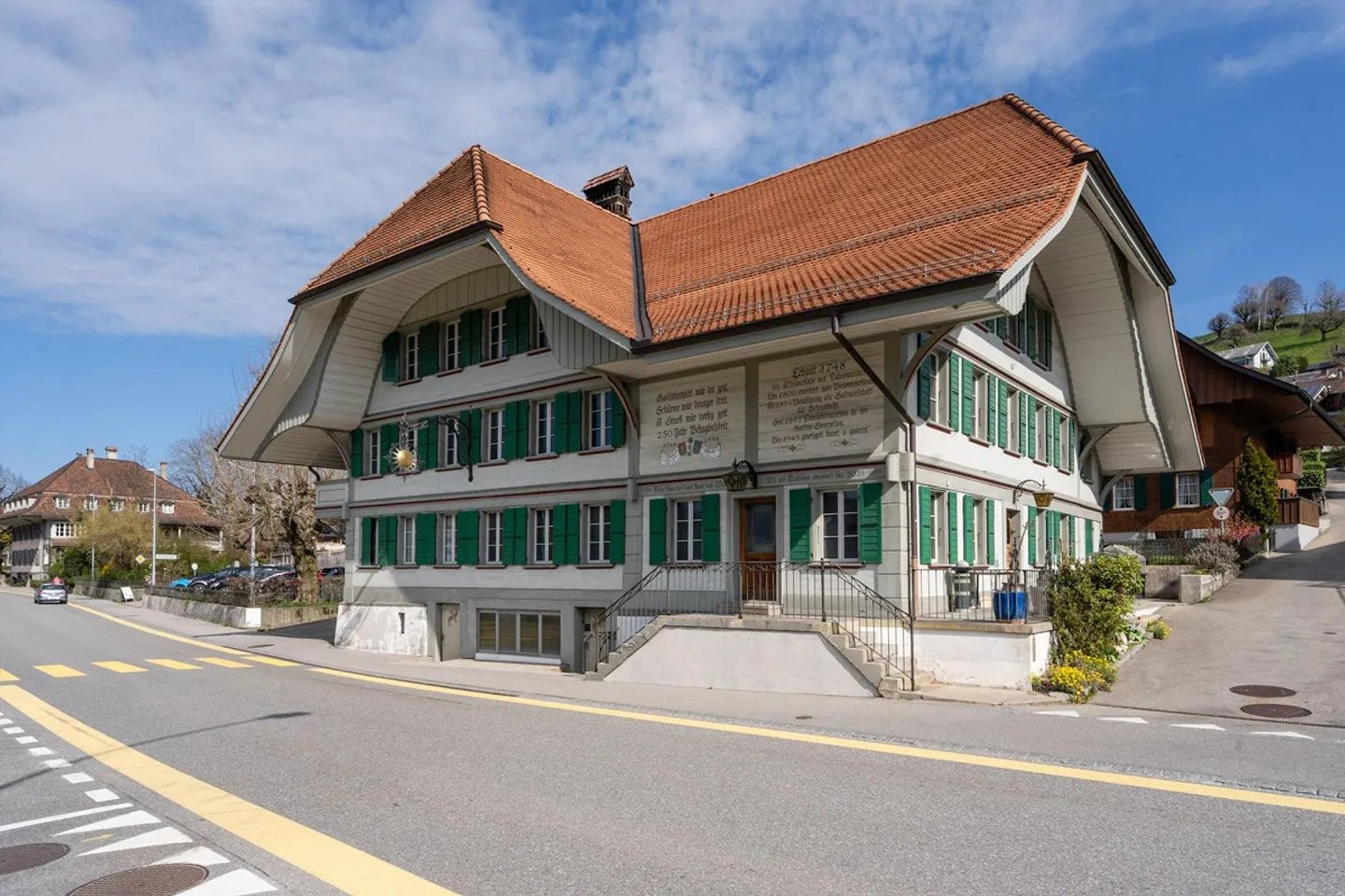 Gasthof Sonne: Casa residenziale e commerciale in vendita a Grosshöchstetten - Foto 1 di 11