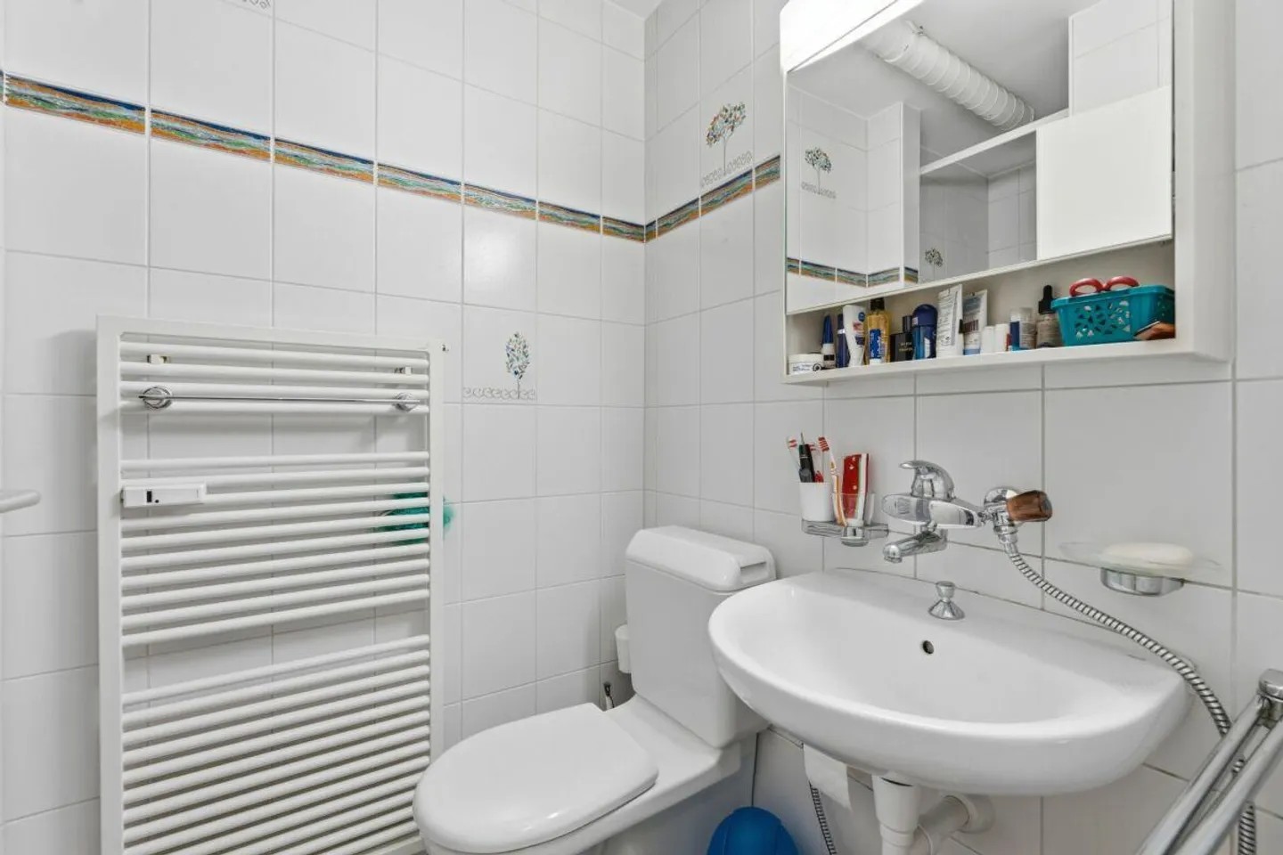 Appartement de jardin de 4,5 pièces confortable et familial dans un emplacement prisé - Photo 5 sur 11