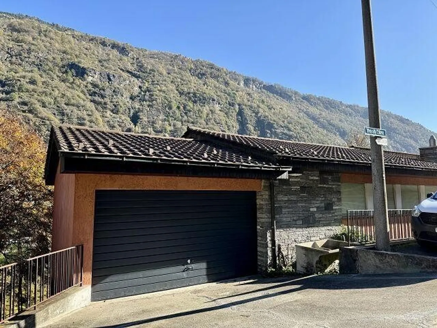 Geräumige Dachwohnung - Foto 2 von 13