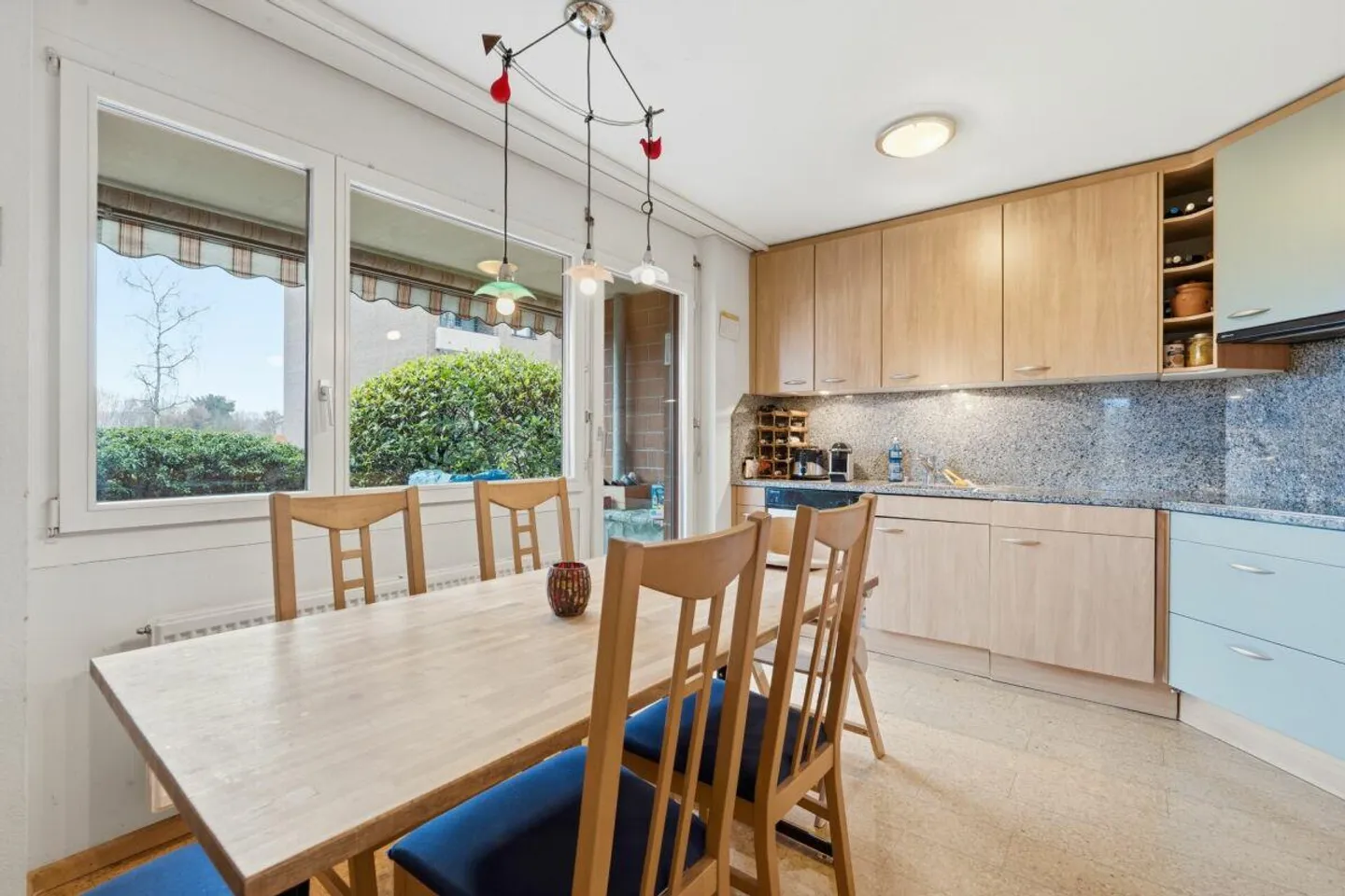 Appartement de jardin de 4,5 pièces confortable et familial dans un emplacement prisé - Photo 8 sur 11