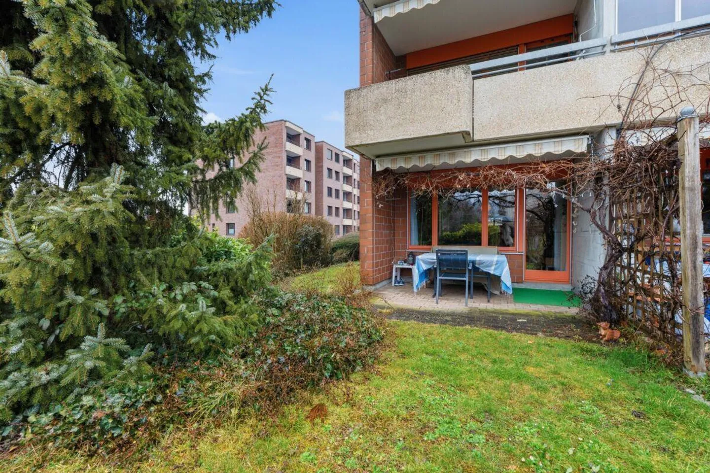 Appartement de jardin de 4,5 pièces confortable et familial dans un emplacement prisé - Photo 10 sur 11