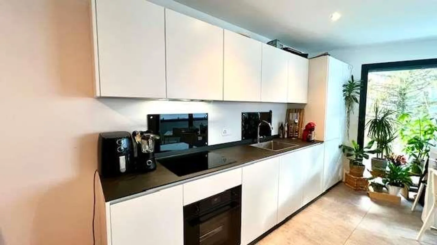 Moderne Villa mit Garten - Foto 5 von 13