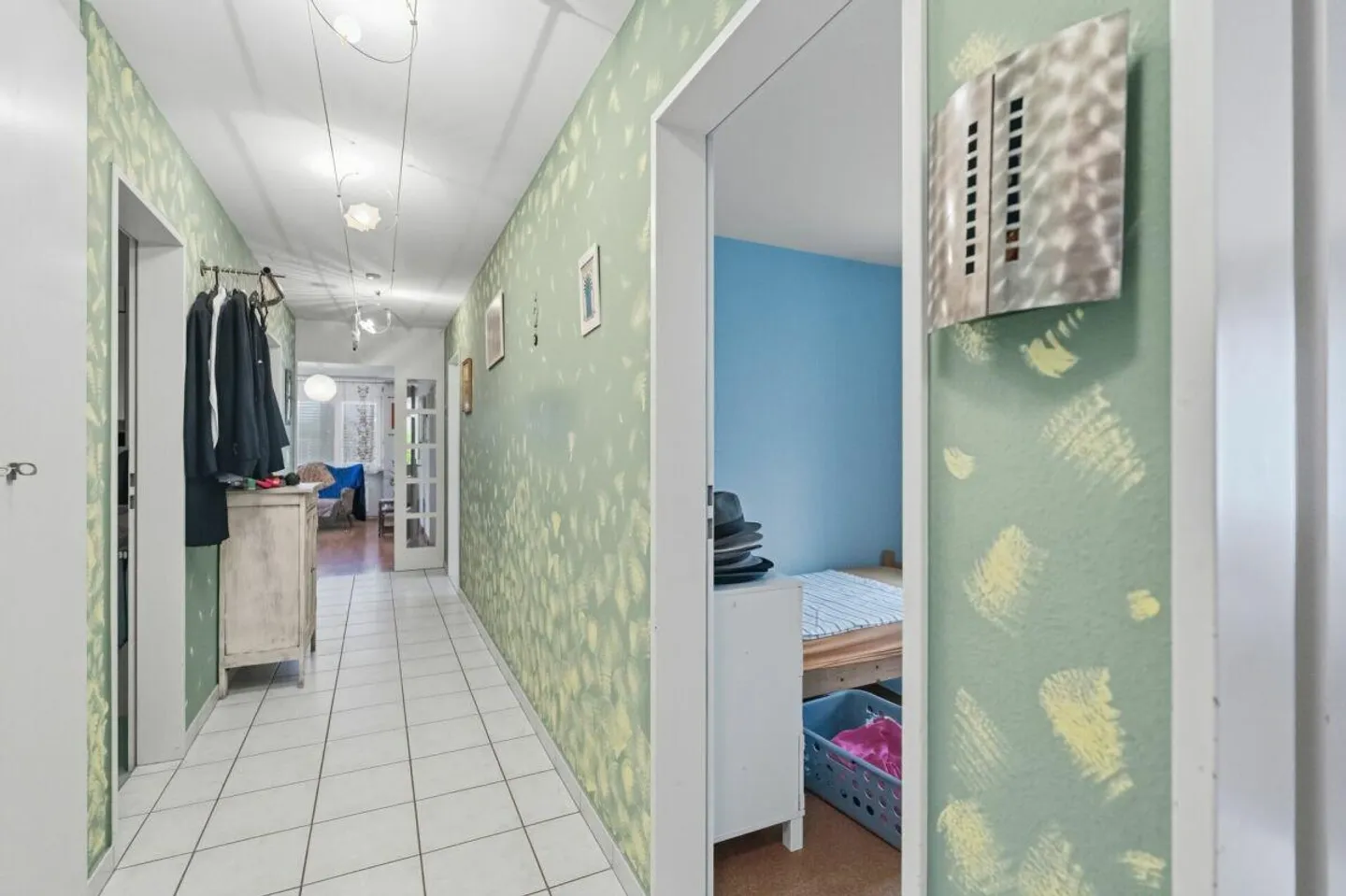 Appartement de jardin de 4,5 pièces confortable et familial dans un emplacement prisé - Photo 2 sur 11