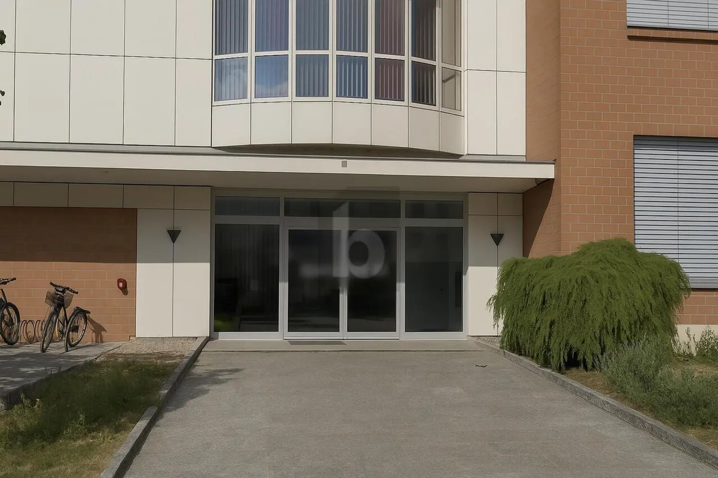 BUREAUX LUMINEUX ET FACILES DACCÈS, SION - Photo 1 sur 3