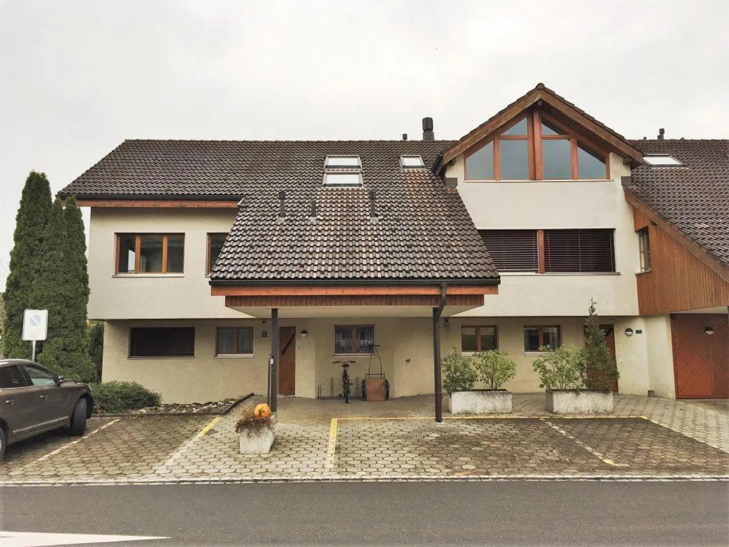 Commercial Space (40m2) | Spacious | Room for Creativity - Photo 1 of 8