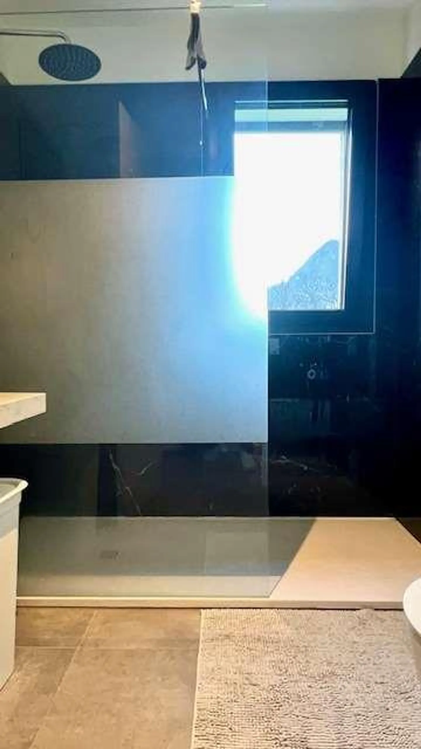 Moderne Villa mit Garten - Foto 12 von 13