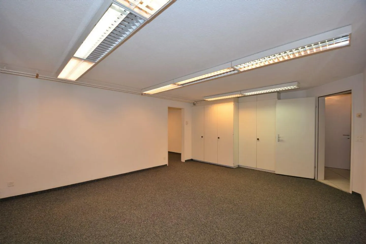 Commercial Space (40m2) | Spacious | Room for Creativity - Photo 5 of 8